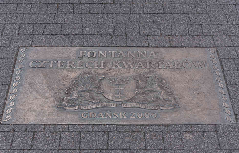 Polonia - Gdansk 076 - fuente de los Cuatro Cuartos.jpg